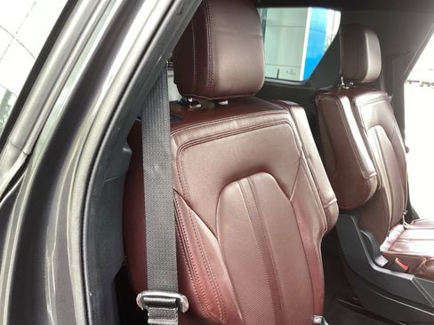 Used 2023 Ford Expedition Limited image 22