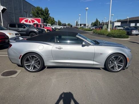 Used 2017 Chevrolet Camaro LT RWD image 4