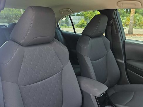Used 2022 Toyota Corolla LE FWD image 25