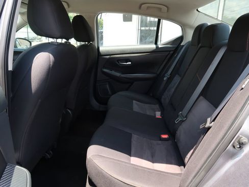Used 2022 Nissan Sentra SR FWD image 8