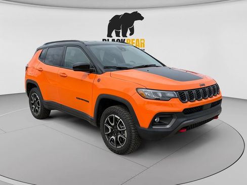 Used 2026 Jeep Compass Trailhawk AWD/4WD image 1