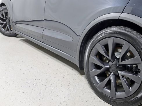 Used 2024 Tesla Model X image 13