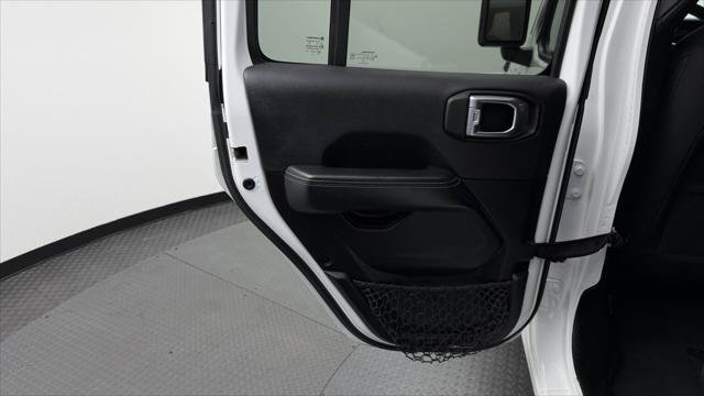 Used 2023 Jeep Wrangler Unlimited Sahara w/ Cold Weather Group AWD/4WD image 16