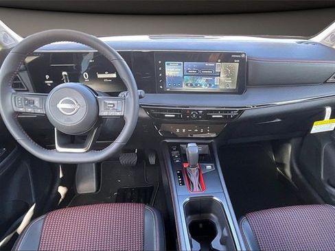 New 2025 Nissan Kicks SR image 5