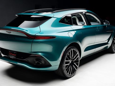 Used 2023 Aston Martin DBX AWD/4WD image 32