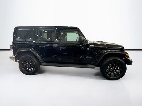 Used 2025 Jeep Wrangler Unlimited Sahara AWD/4WD image 4