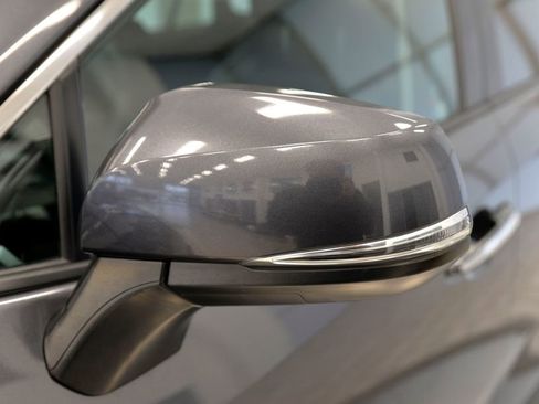 Used 2019 Toyota RAV4 Limited image 14