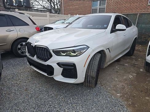 Used 2023 BMW X6 xDrive40i w/ M Sport Package image 2