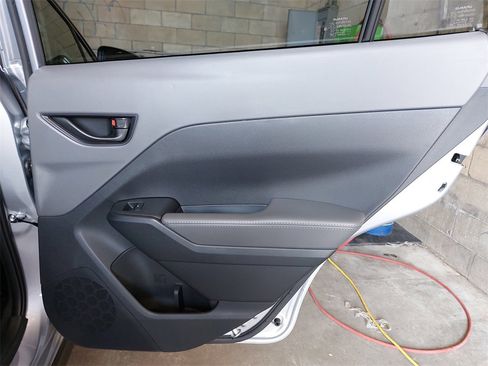 Used 2025 Subaru Crosstrek 2.0i Premium image 15