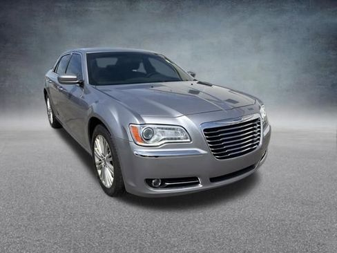 Used 2014 Chrysler 300 AWD w/ Driver Convenience Group image 4