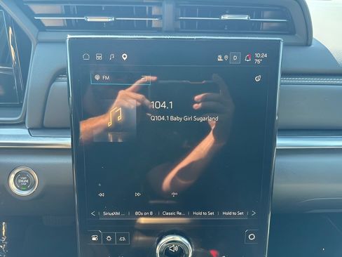 Used 2026 GMC Terrain Elevation w/ Technology Package II AWD/4WD image 17