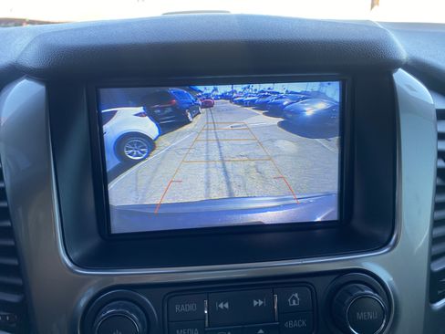 Used 2018 Chevrolet Tahoe LT w/ Luxury Package RWD image 28