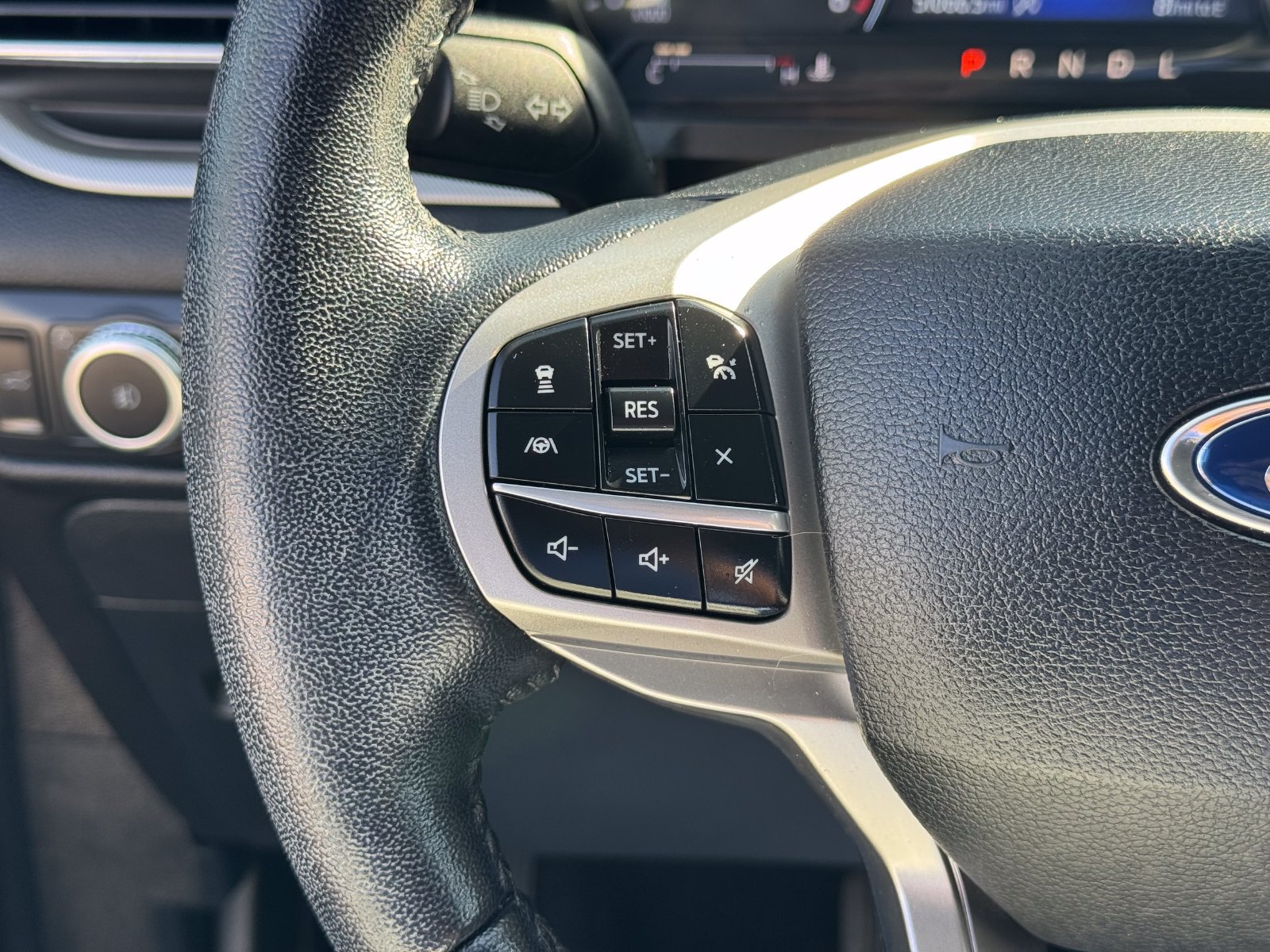 Certified 2021 Ford Explorer XLT w/ Equipment Group 202A RWD image 30