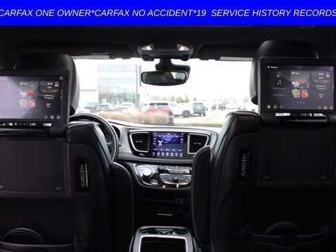 Used 2018 Chrysler Pacifica Limited w/ Advanced Safetytec Group image 33