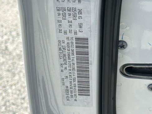 Used 2019 Jeep Cherokee Latitude Plus FWD image 13