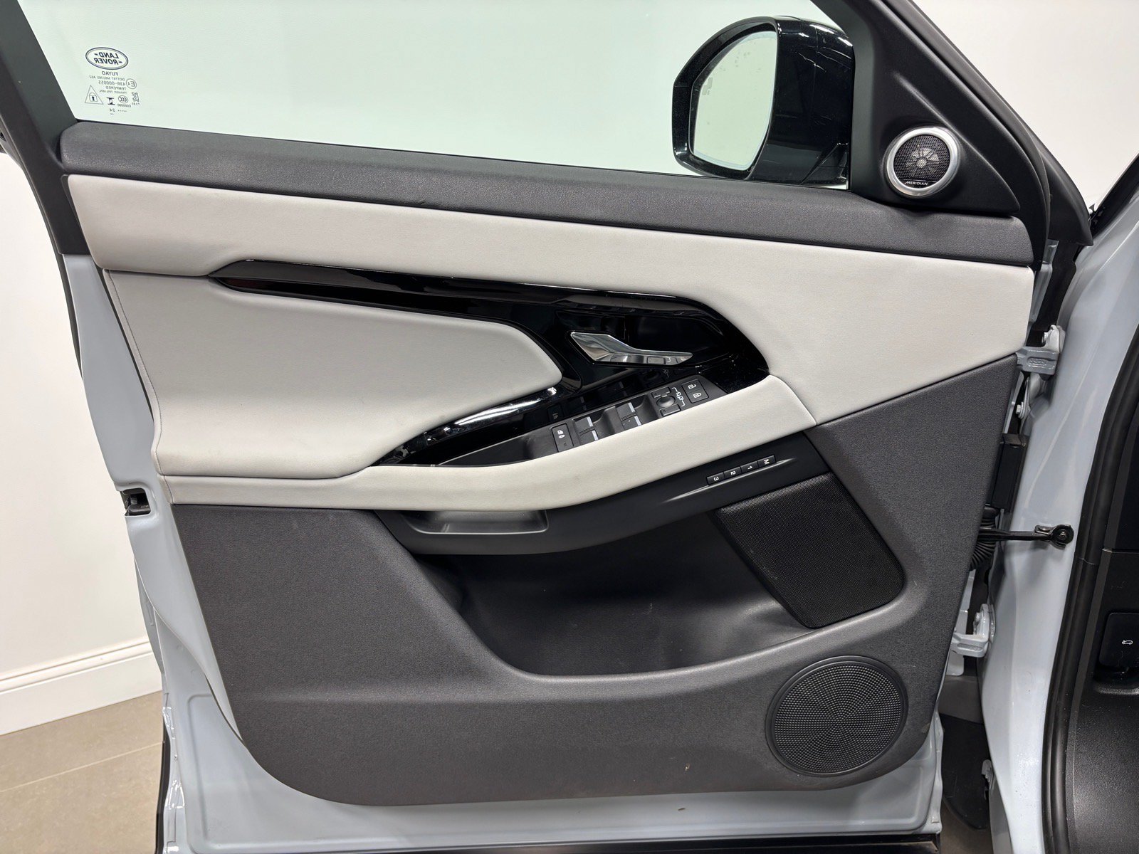 New 2024 Land Rover Range Rover Evoque S AWD/4WD image 23