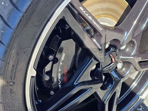 Used 2022 Chevrolet Corvette Stingray Coupe w/ Z51 Performance Package RWD image 28