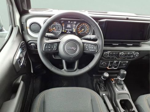 New 2026 Jeep Gladiator Sport AWD/4WD image 11