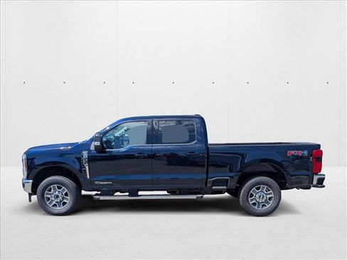 New 2025 Ford F250 Lariat w/ FX4 Off-Road Package image 5
