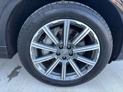 Used 2017 Audi Q7 2.0T Premium Plus AWD/4WD image 32