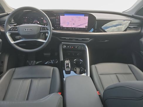 Certified 2025 Audi Q5 Premium w/ Convenience Package AWD/4WD image 9
