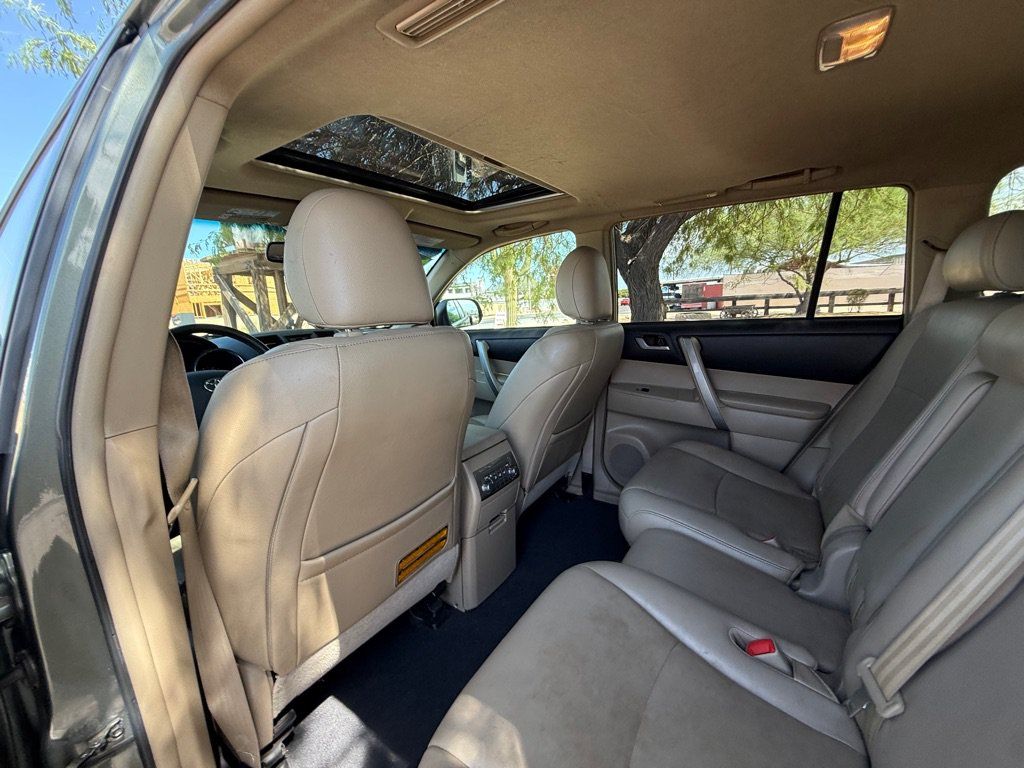 Used 2013 Toyota Highlander SE AWD/4WD image 15