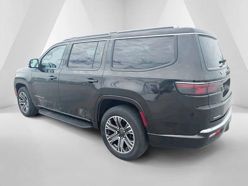 Used 2023 Jeep Wagoneer Series II AWD/4WD image 5