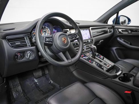 Certified 2024 Porsche Macan S image 4