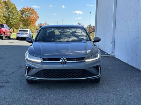 New 2026 Volkswagen Jetta SE image 9