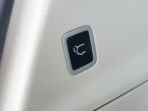 Used 2024 Chrysler Pacifica Limited FWD image 38