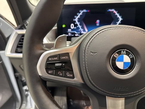 Used 2025 BMW X5 xDrive40i w/ M Sport Package image 33