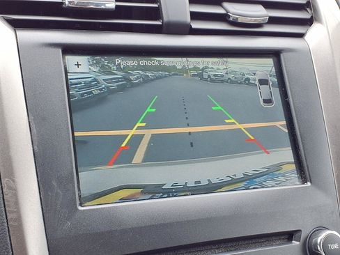 Used 2017 Ford Fusion SE w/ Fusion SE Technology Package FWD image 7