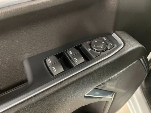Used 2023 GMC Sierra 1500 SLE image 19