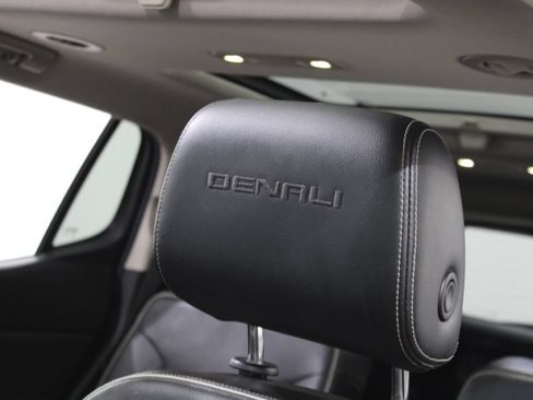 Used 2017 GMC Acadia Denali w/ Technology Package AWD/4WD image 19
