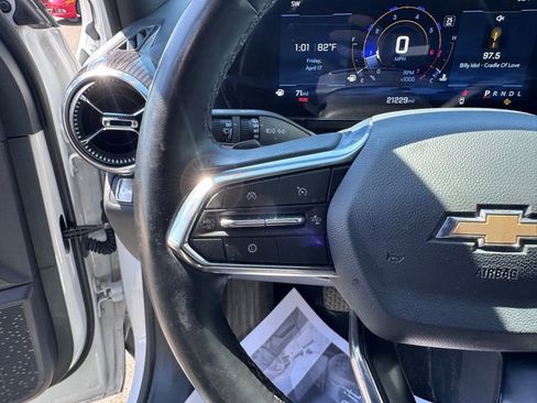 Used 2026 Chevrolet Equinox LT image 13