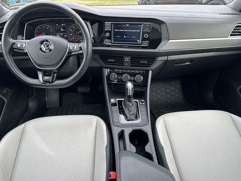 Certified 2020 Volkswagen Jetta R-Line image 22