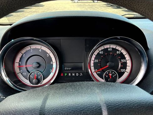 Used 2015 Dodge Grand Caravan SXT w/ Security Group FWD image 12