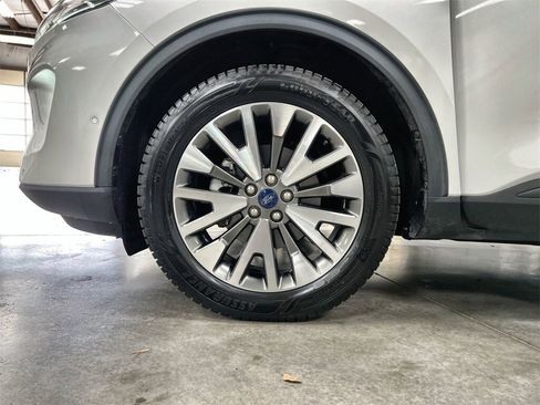 Used 2020 Ford Escape Titanium w/ Titanium Premium Package 2.0 image 10