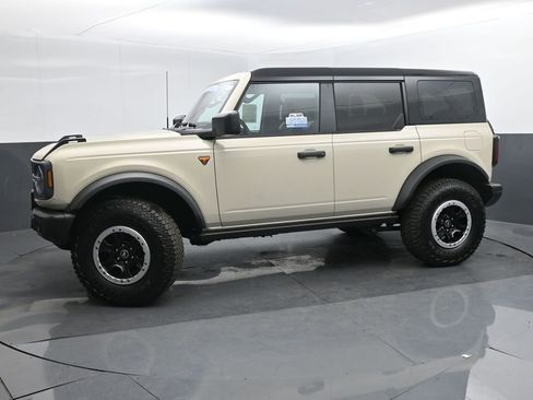 New 2026 Ford Bronco Badlands w/ Sasquatch Package image 2