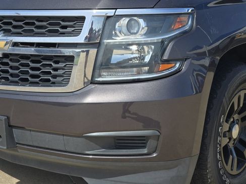 Used 2018 Chevrolet Suburban LT RWD image 30
