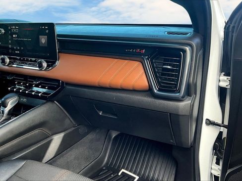 Used 2024 GMC Canyon AT4 w/ Canyon Safety Plus Package image 17