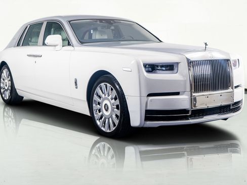 Used 2019 Rolls-Royce Phantom Sedan image 4
