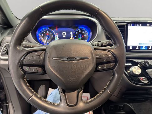 Used 2021 Chrysler Pacifica Touring w/ S Appearance Package image 25