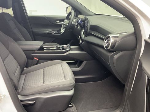 Certified 2026 Chevrolet Equinox LT w/ LPO, Floor Liner Package FWD image 23