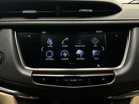 Used 2018 Cadillac XT5 Luxury w/ Driver Awareness Package image 32