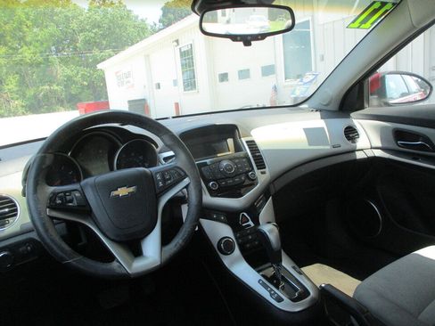 Used 2011 Chevrolet Cruze LT FWD image 7