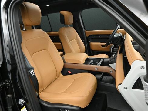 Used 2024 Land Rover Defender 130 S image 24