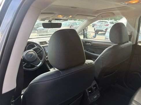 Used 2018 Subaru Outback 2.5i Limited AWD/4WD image 9