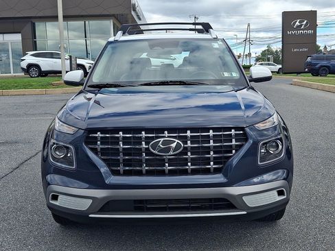 Certified 2023 Hyundai Venue Limited FWD image 2