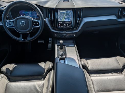Used 2022 Volvo XC60 T8 R-Design AWD/4WD image 10